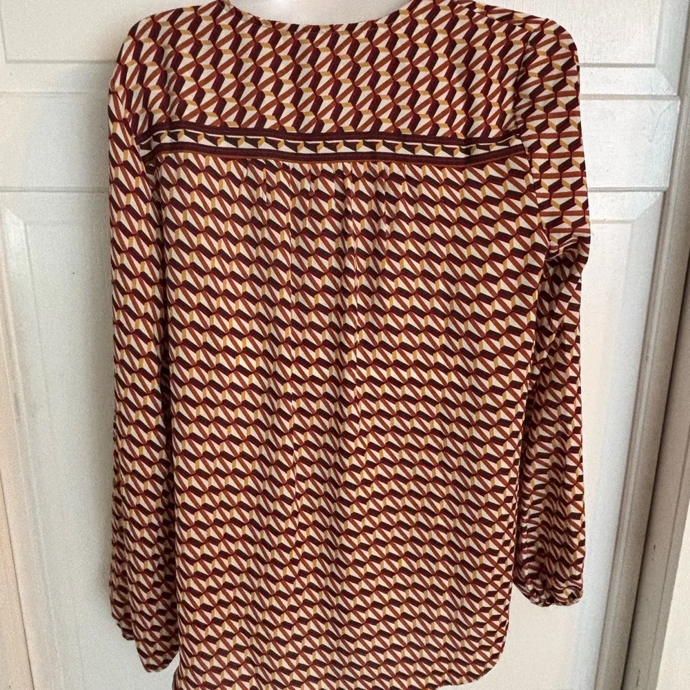 Max Studio Geometric Patterned V-Neck Faux Wrap Blouse Sz S NWOT - Picture 5 of 6